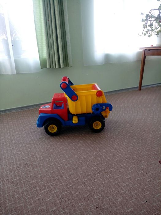 Машина грузовик .