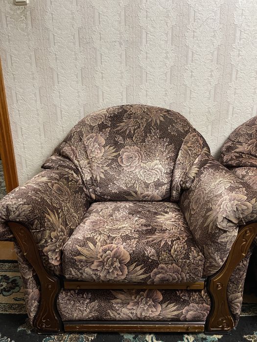 Продам диван и два кресла!!