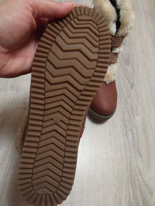 Продам женские ботинки зима36р