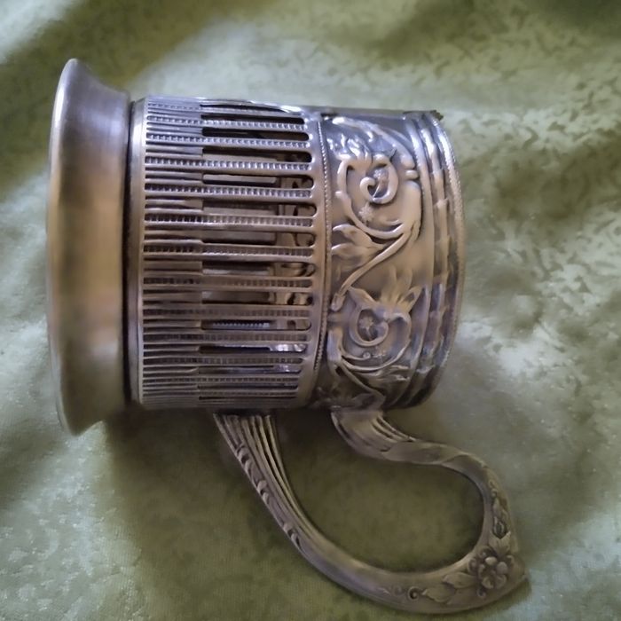 Подстаканник мельхиор .