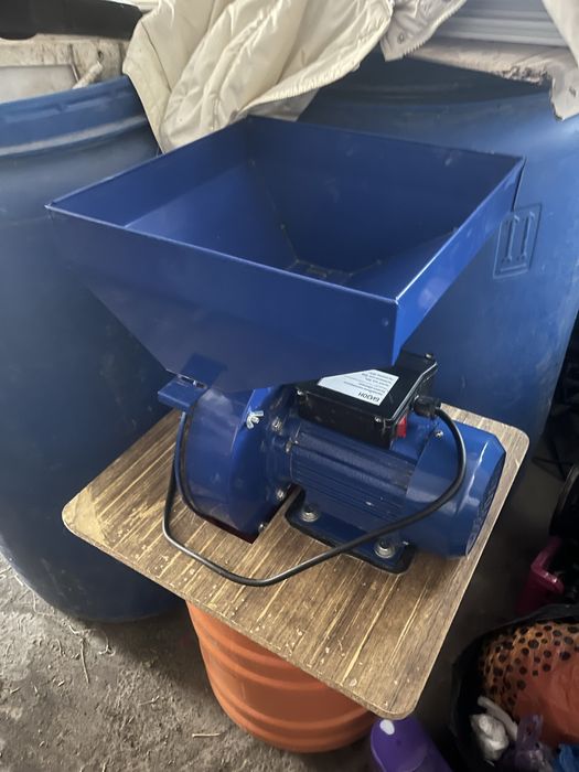 Зерно дробилка БИЗОН-2