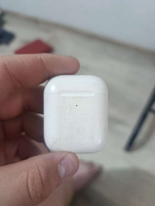 Продам наушники airpods