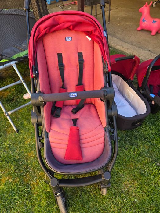 Vand carucior Chicco 3 in 1 in stare buna