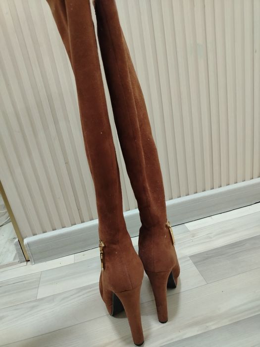 Срочно продам Зимние длинные сапоги