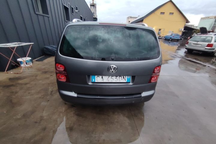Oglinda stanga Volkswagen VW Touran 2005