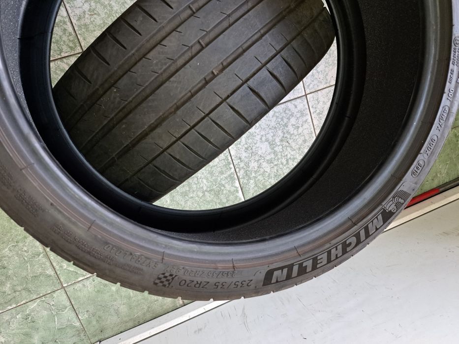 2 anvelope 235/35 R20 Michelin