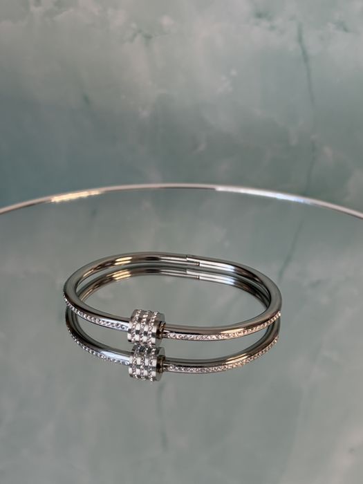 Дамски гривни различни модели