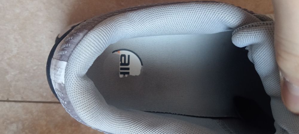 Nike dn withe conditie buna