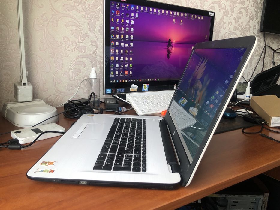 HP 17-y010ur AMD A8 4 Ядра