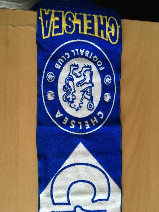 Шал и бутилка за вода Челси