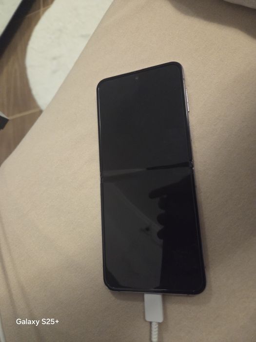 Samsung  flip 4 за части