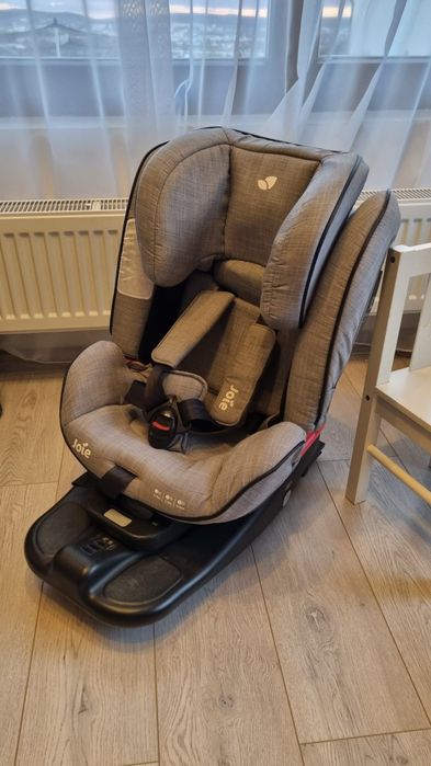 Scaun auto Joie Stages cu isofix pentru copii între 0 și 25 kg