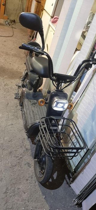 Продаю электросамакат