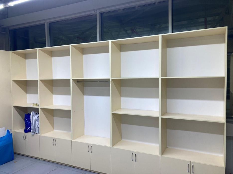 Продам 3 витрины.