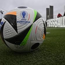 Футбольный мяч адидас