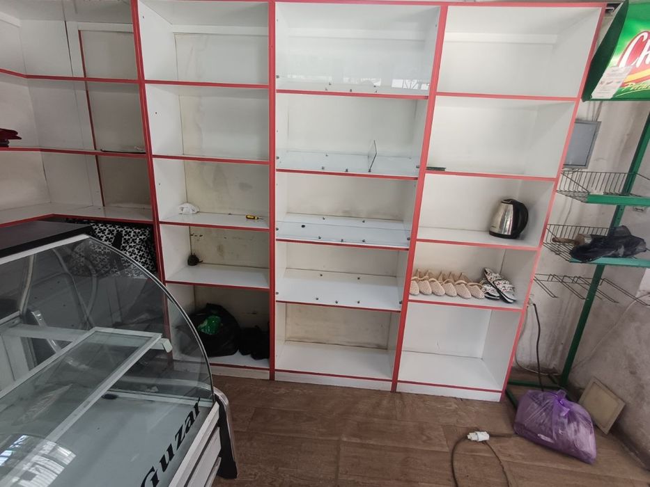xolodilnik bilan mebel sotiladi