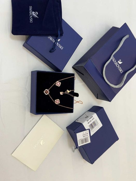 Set Swarovski Lantisor si cercei