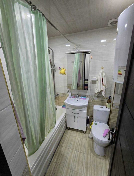 Новомосковская 2 комнатная 2 этаж Ипотека Можно Кафе Вечер