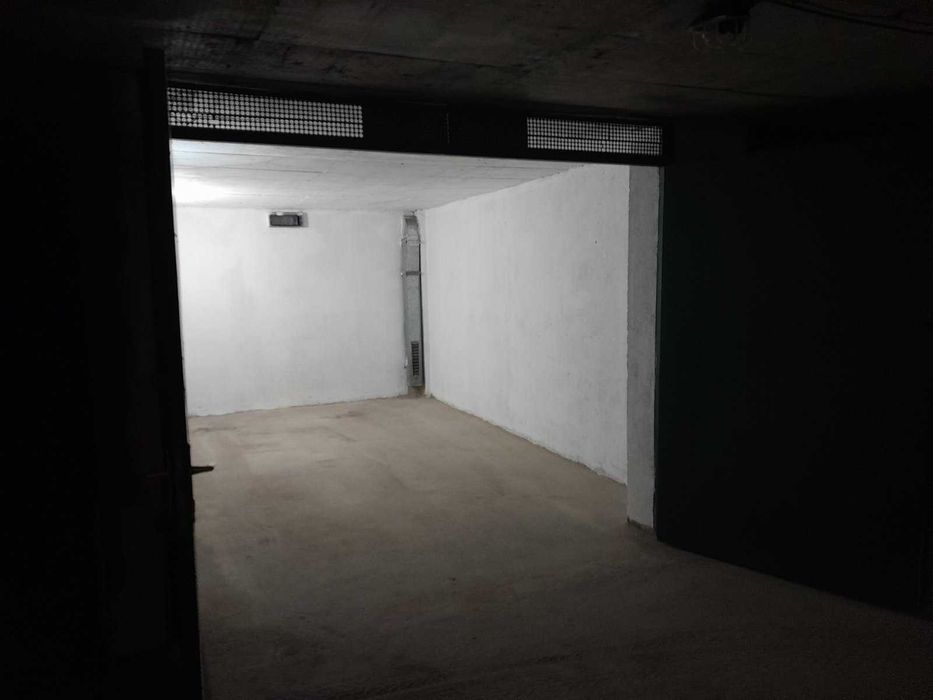 Продава се Гараж / Паркомясто в София, Център - 15 кв.м за 2091 €/кв.м - Снимка #3
