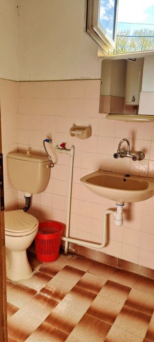 Продавам къща с невероятен изглед на 3 етажа в Логодаж, вилната зона на Благоевград, на 104 км от София