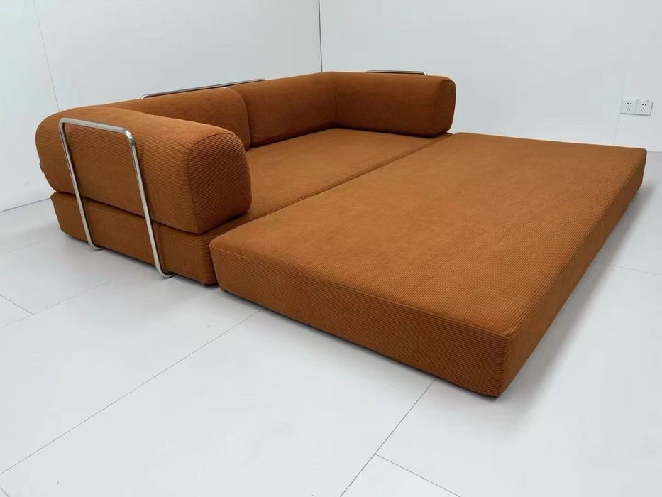 Бескаркасный диван