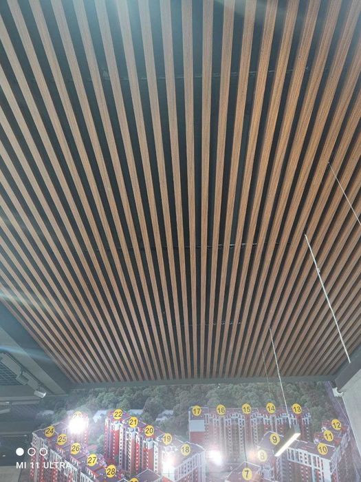 реечний потолок (подвесной потолок) 6