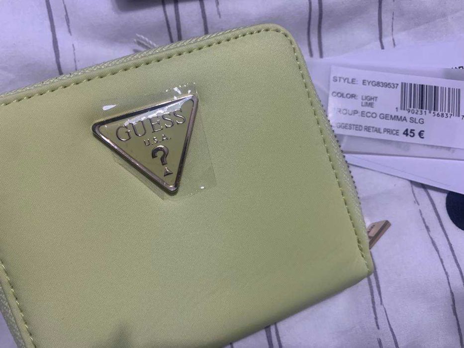 Малко портмоне Guess
