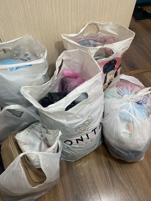 Отдам бесплатно вещи женские детские разные обувь