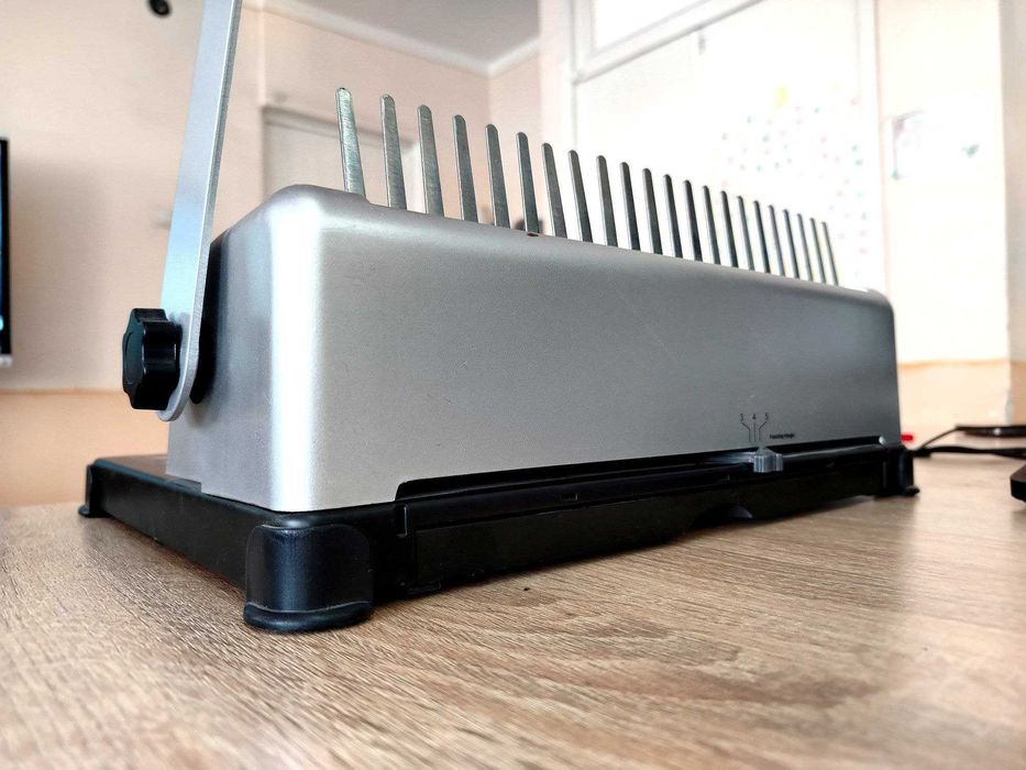 Машинка для переплёта deli