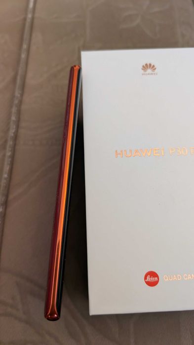 Като нов Huawei P30 Pro комплект и подаръци