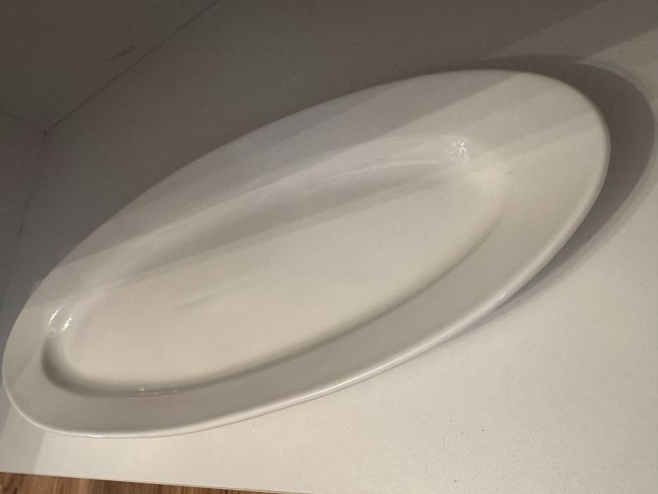 Тарелка для подачи рыбы или нарезки