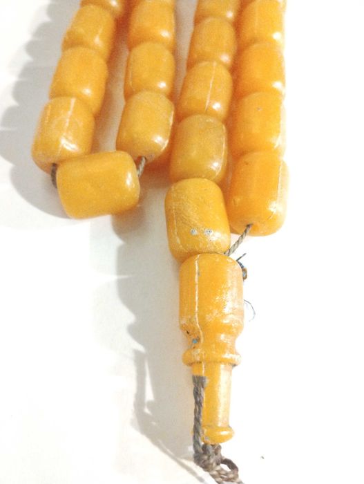 Оригинална, изключително стара кехлибарена броеница, над 120 години