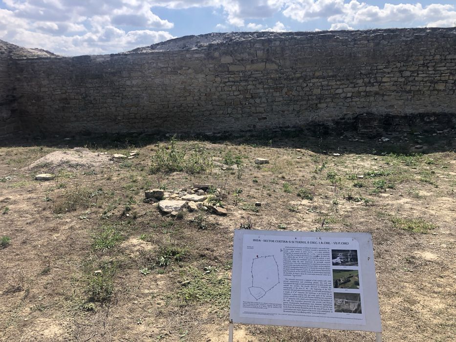 Casă bătrânească + teren 2900 mp în Slava Rusă, Tulcea