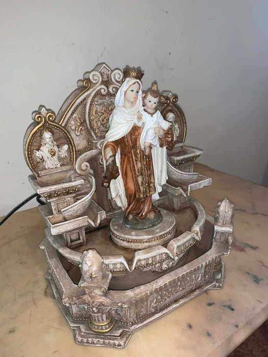 Cismea Fantana arteziana cu tenta religioasa