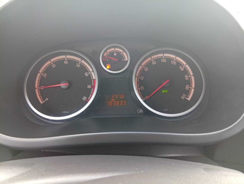 Opel Corsa 1.2 Benzina si GPL 2010
