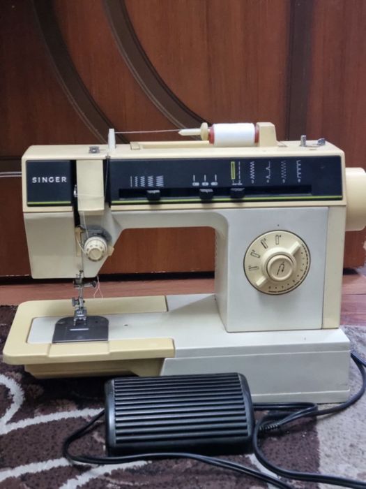 Машинка швейная электрическая