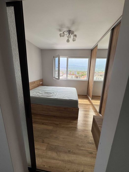 Тристаен апартамент в Южен