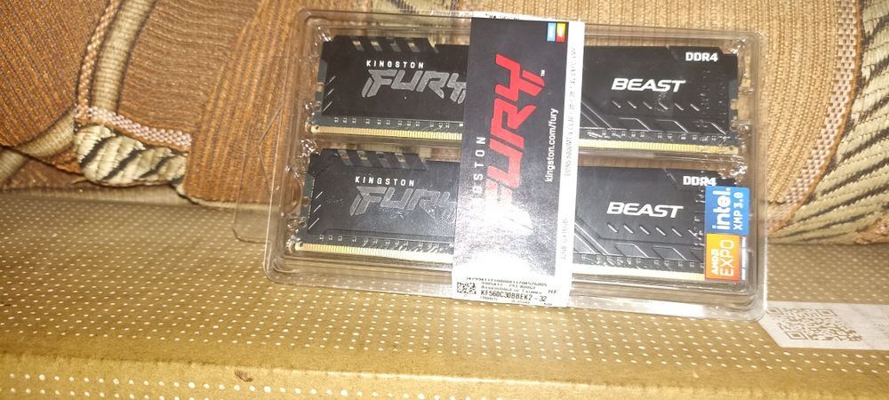Оперативная память Kingston. 30000