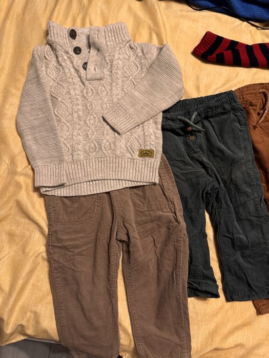 Set pantaloni si pulover marimea 98