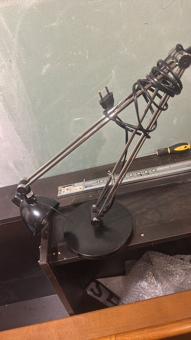 Лампи икеа- черен и сив цвят