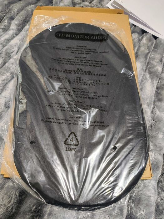 Monitor Audio bronz 100 плюс стойки NorStone.