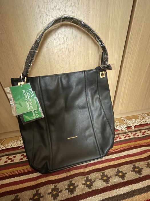 Geanta Benetton , noua cu eticheta