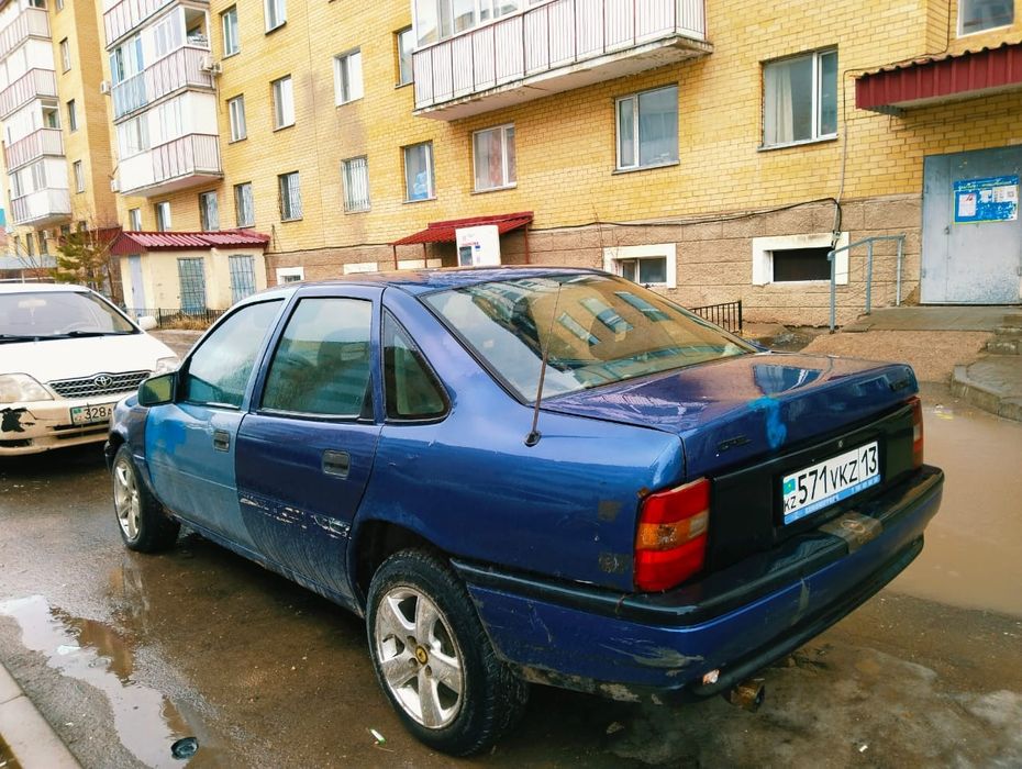 Продам Опель вектра 2.0л. 1991г.в.