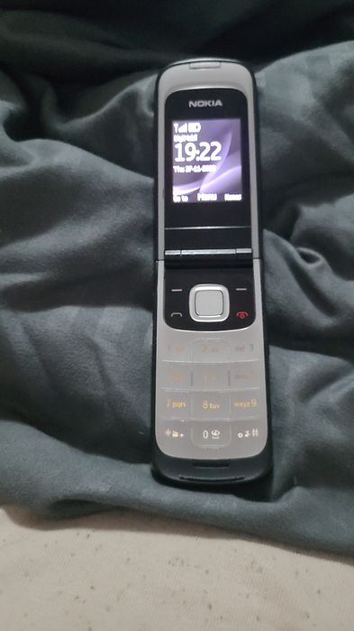 Nokia 2720 flip liber de retea