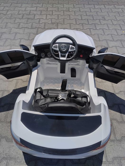 MERCEDES Акумулаторен джип GLC63 бял QLS 5688