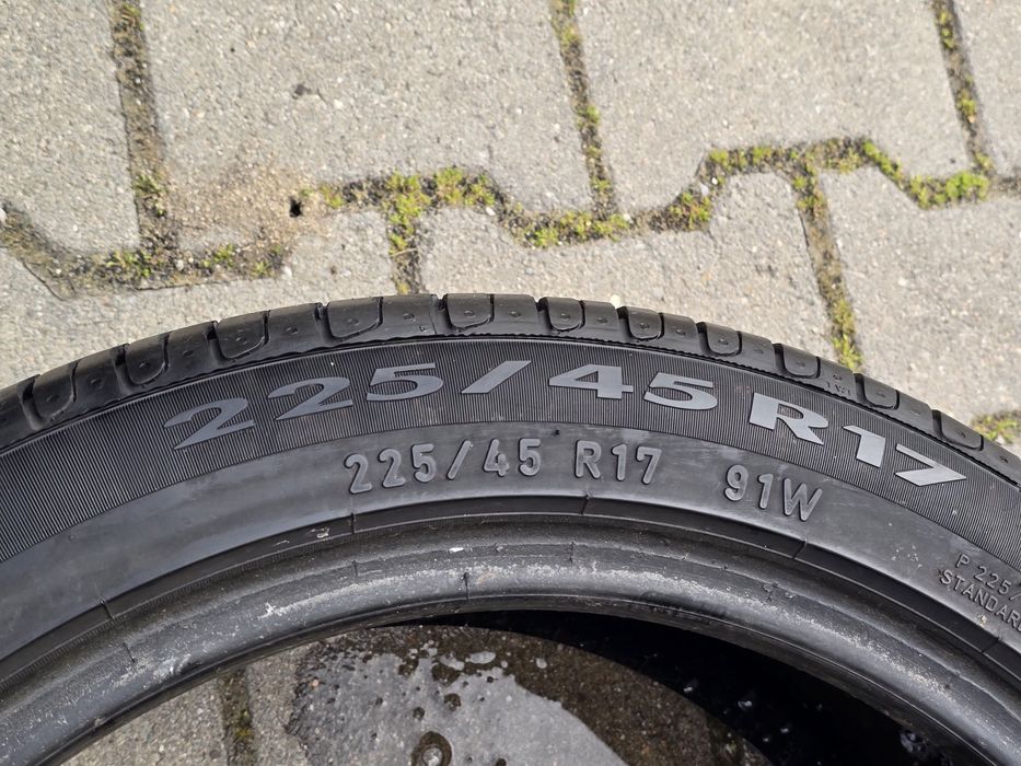 225 45 17 Pirelli
