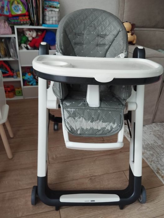 Продам итальянский стульчик для кормления Peg-Perego.