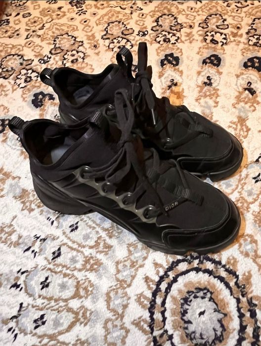 Продам кроссовки