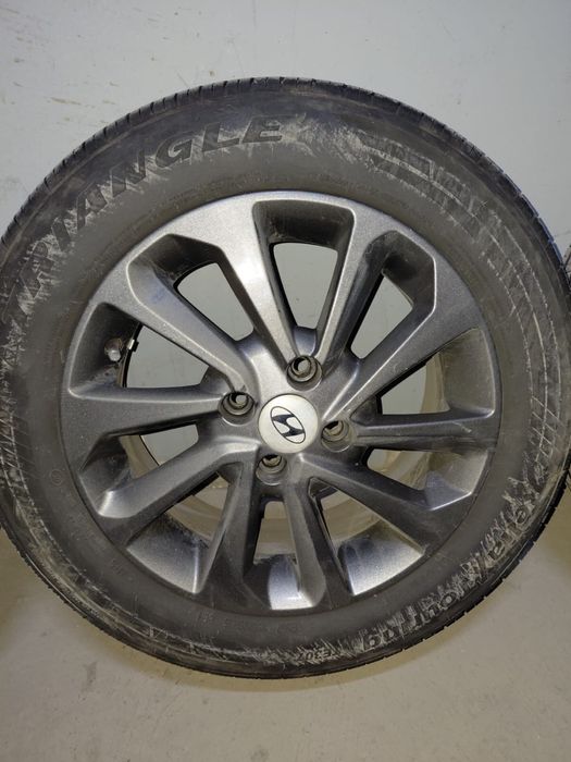 Продам шины с дисками на хюндай акцент
