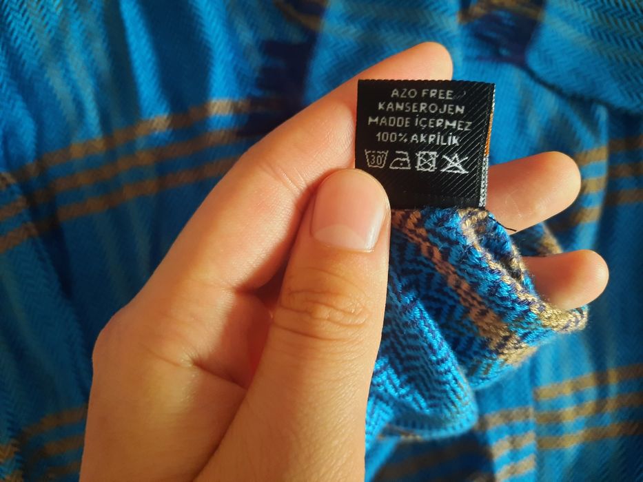 Продам два шарфа б/у